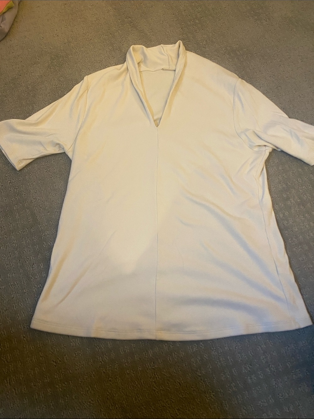 Elie Tahari Cream Short Sleeve V-Neck Polo Size L